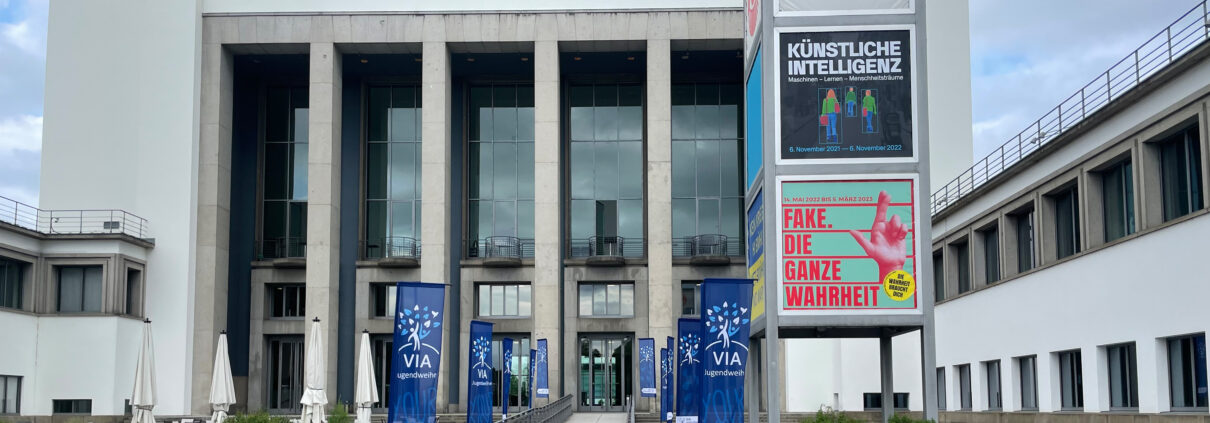 Das Stamm Haus der VIA-Jugendweihe ist das Hygienemuseum mitten in Dresden